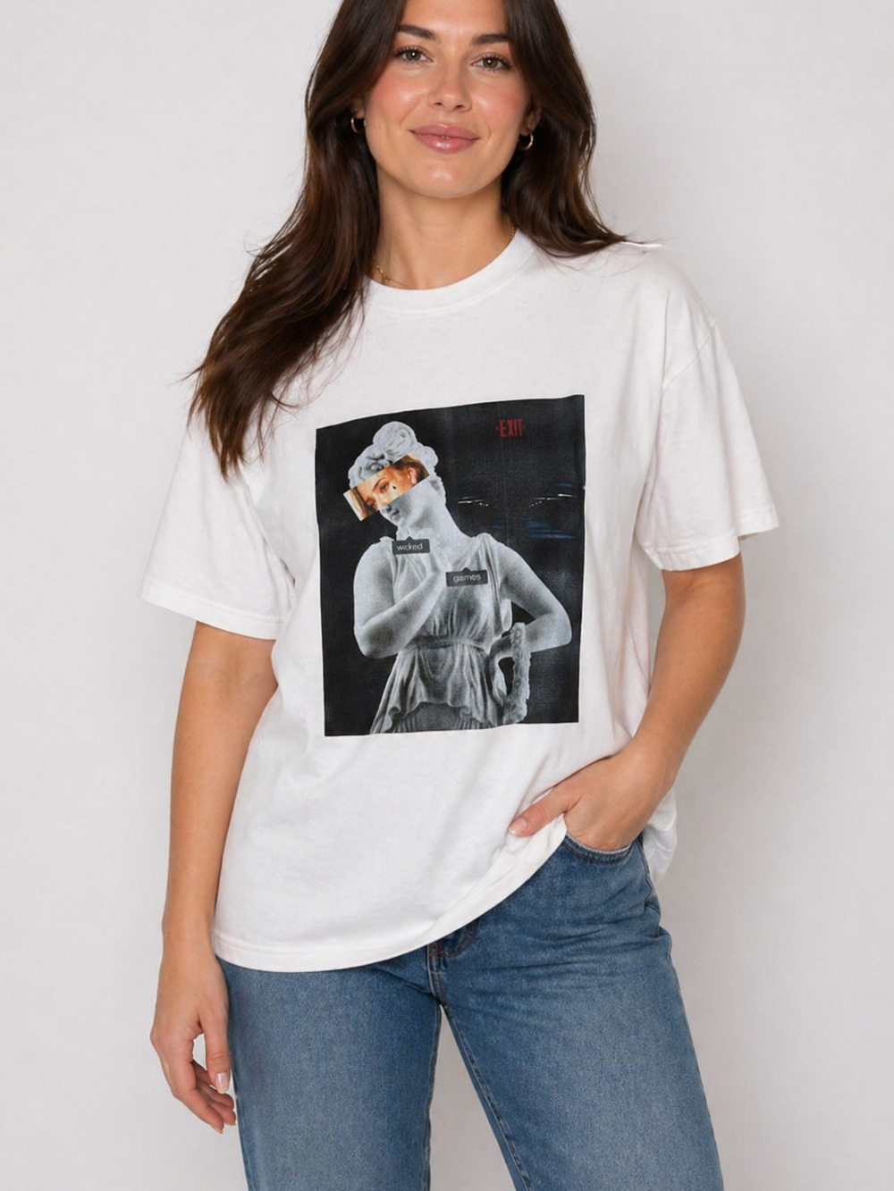 Maniere De Voir White Graphic Tee